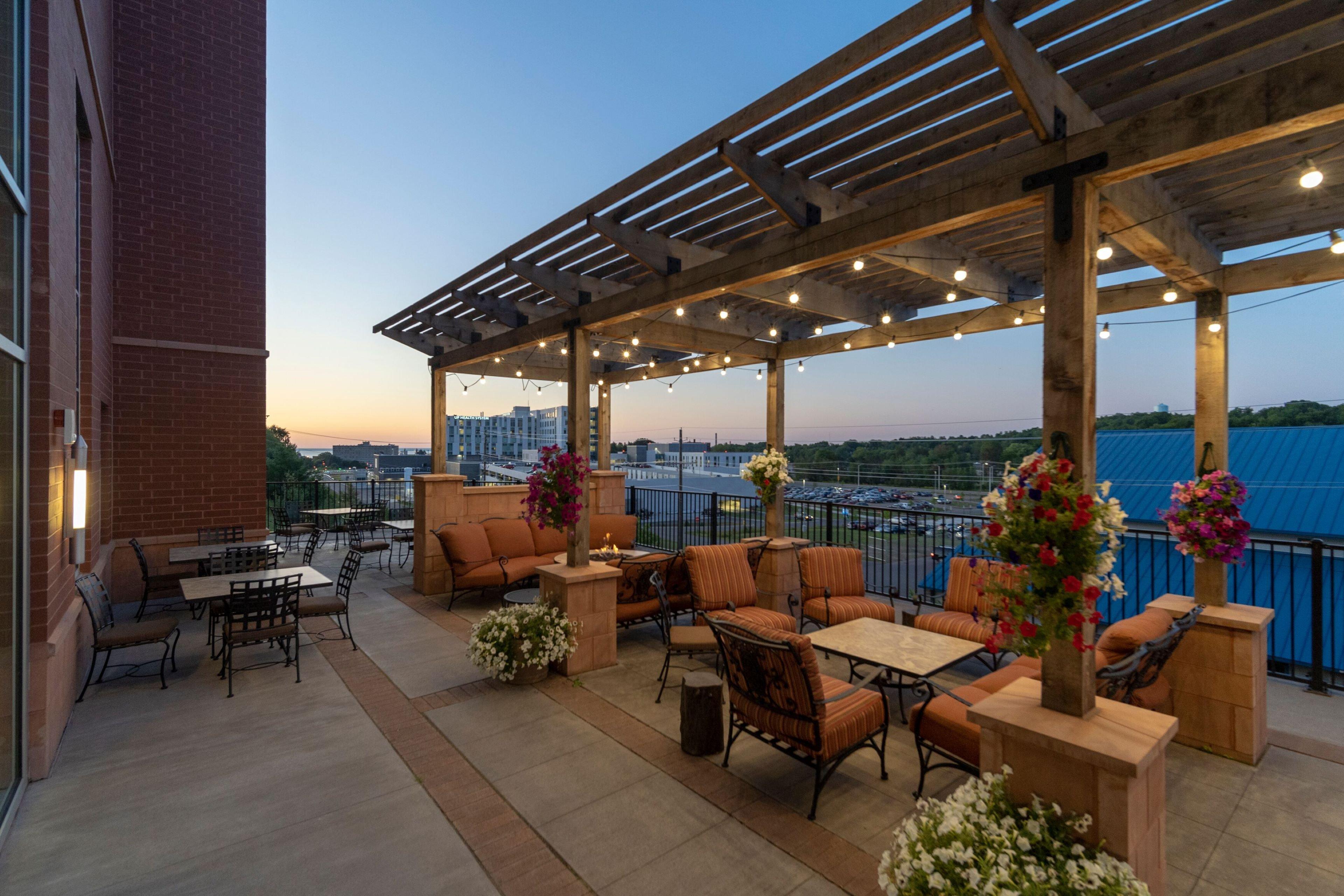 Staybridge Suites Marquette By Ihg Zewnętrze zdjęcie