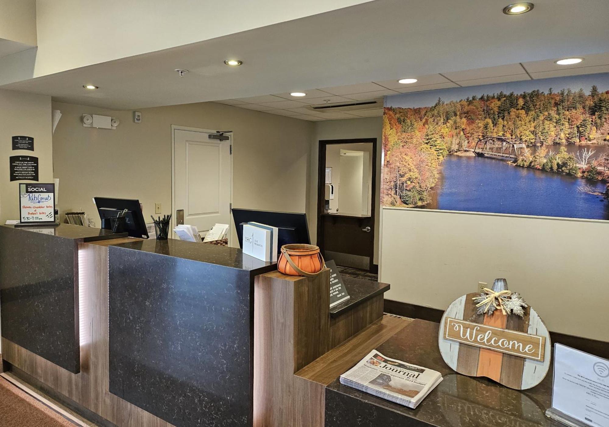 Staybridge Suites Marquette By Ihg Zewnętrze zdjęcie