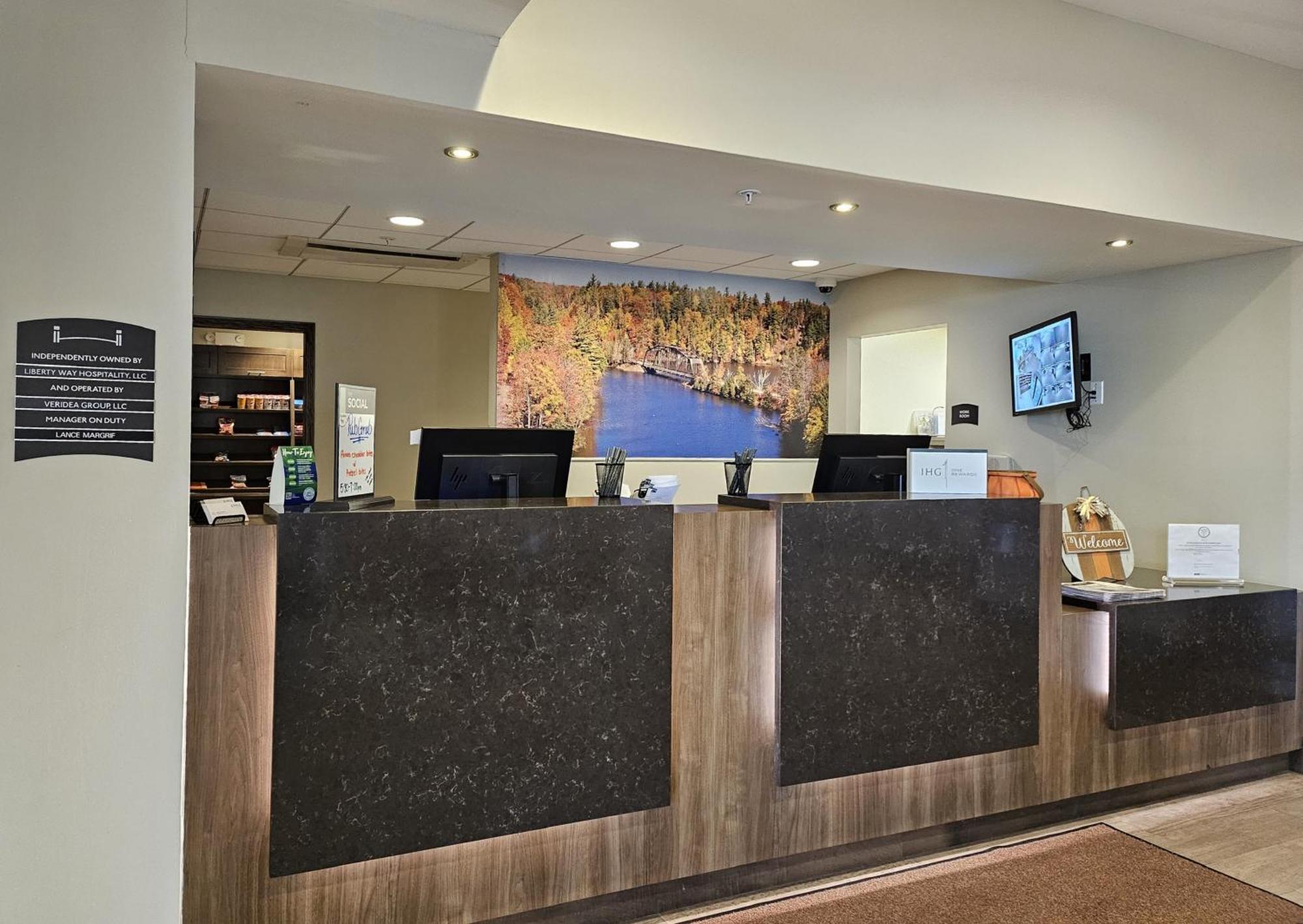 Staybridge Suites Marquette By Ihg Zewnętrze zdjęcie
